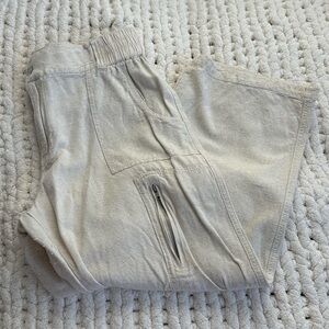 Beige Casual Capris with Zipper Pocket